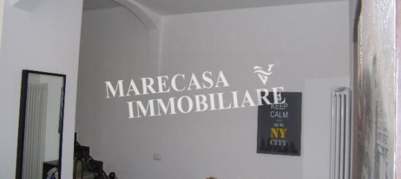 4 rooms House in Carrara, Italy No. 105728 2