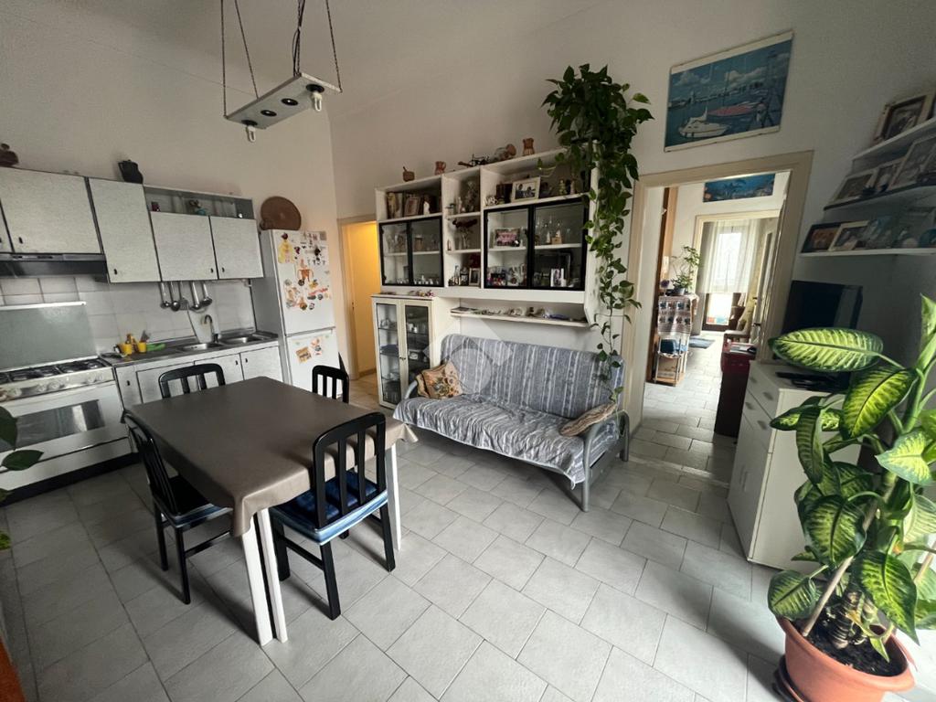 Apartamento de 2 dormitorios en Pinerolo, Italy No. 322121