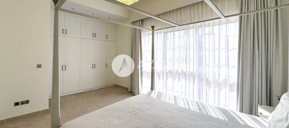 Villa de 4 dormitorios en Dubai, UAE No. 94071 10