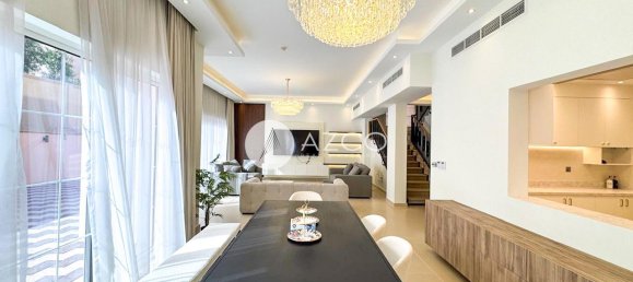 Villa de 4 dormitorios en Dubai, UAE No. 94071 2