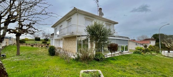 4 bedrooms House in Seyches, France No. 102071 2