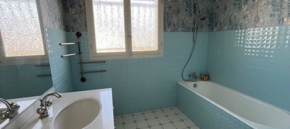 4 bedrooms House in Seyches, France No. 102071 7