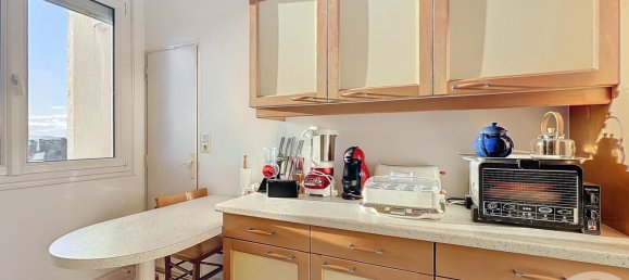 2 bedrooms Apartment in Saint-Andre-les-Vergers, France No. 47658 7