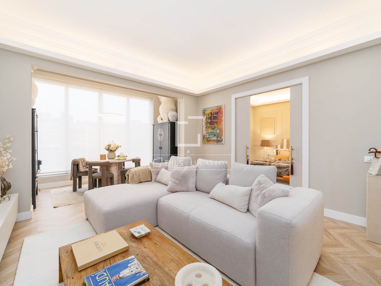 Apartamento de 3 dormitorios en Barcelona, Spain No. 352453