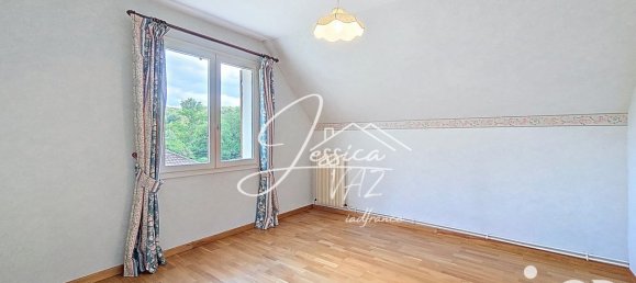 Casa de 4 dormitorios en Crepy-en-Valois, France No. 325530 9