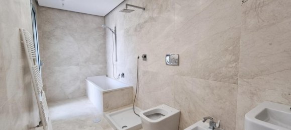 5 rooms Apartment in Caserta, Italy No. 136602 12