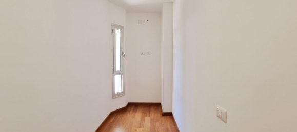 5 rooms Apartment in Caserta, Italy No. 136602 15