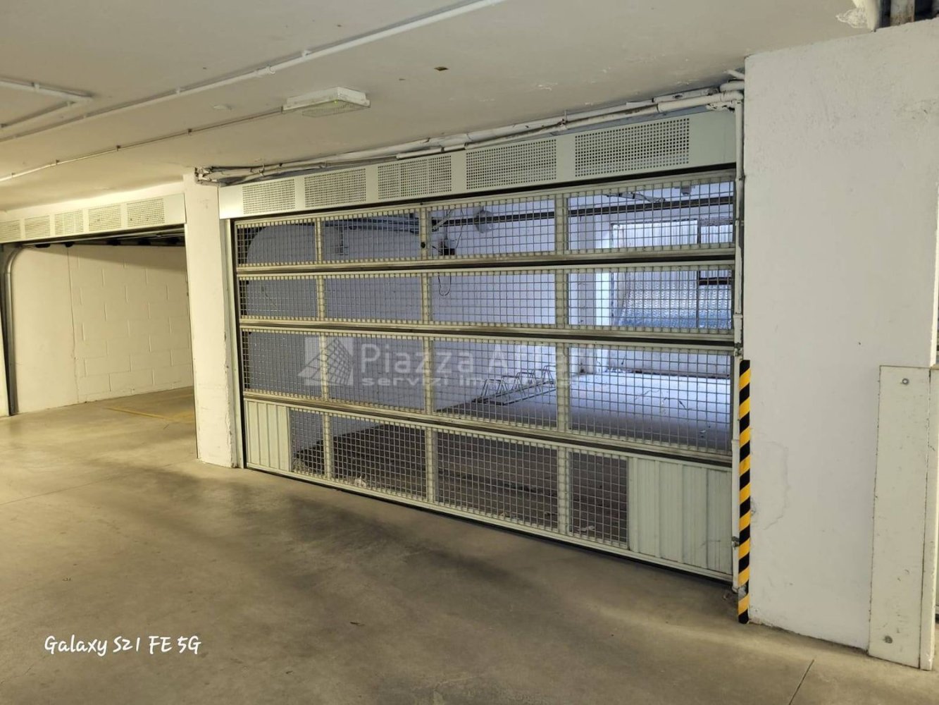 Garage à Reggio Emilia, Italy 19m² No. 399838