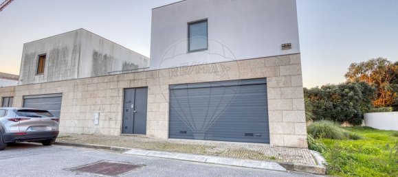 4 bedrooms House in Matosinhos, Portugal No. 187735 2