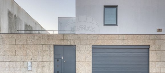 4 bedrooms House in Matosinhos, Portugal No. 187735 3