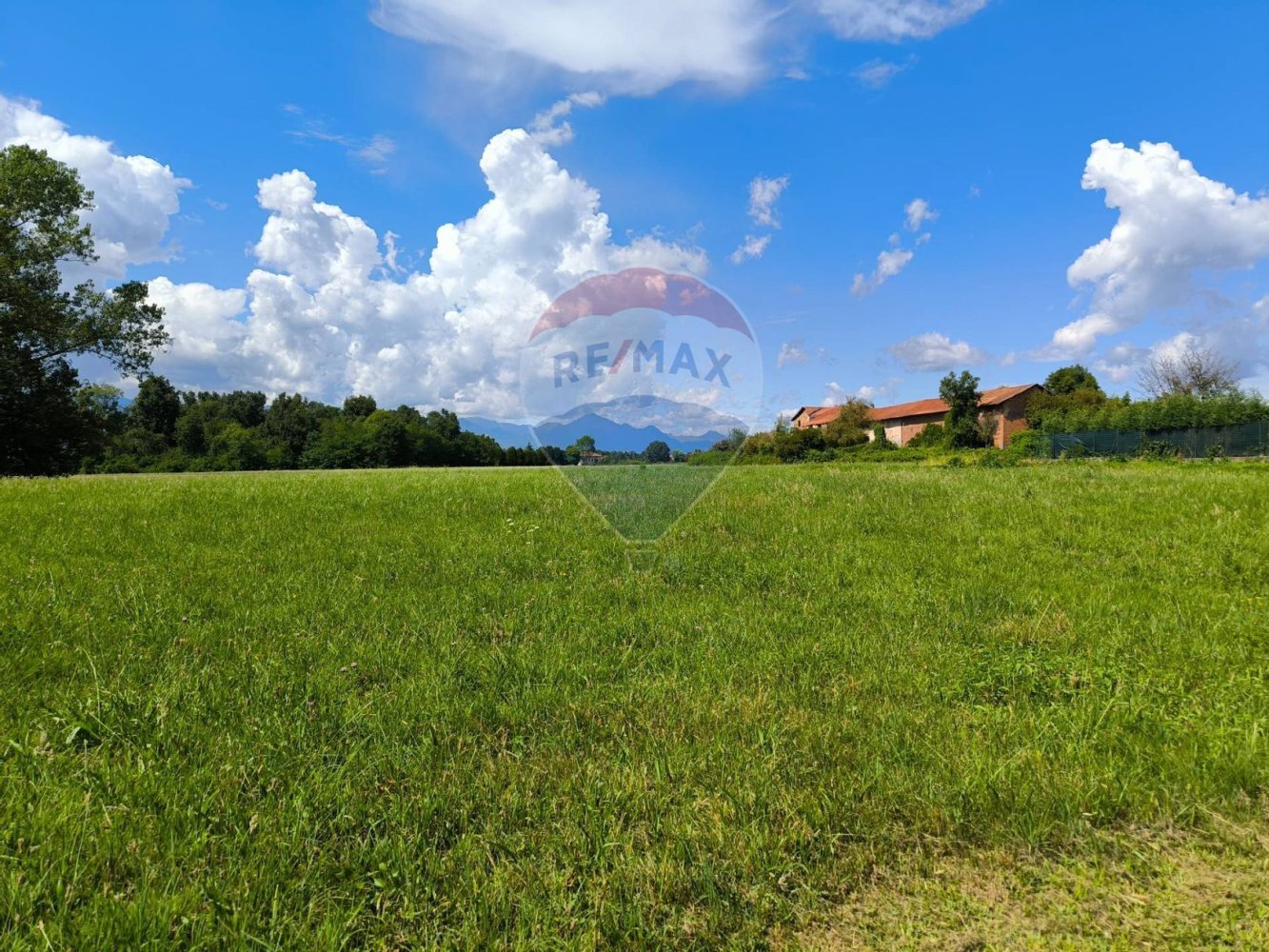 1400m² Land in Castelletto Cervo, Italy No. 292979