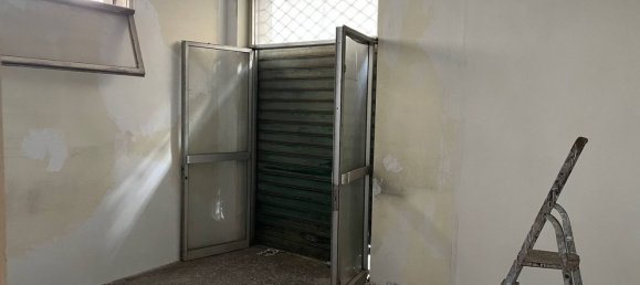 150m² Commercial property in Genoa, Italy No. 36901 14