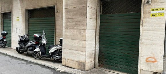 150m² Commercial property in Genoa, Italy No. 36901 3