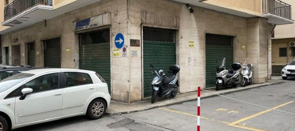 150m² Commercial property in Genoa, Italy No. 36901 2