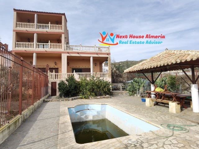 Villa de 4 dormitorios en Arboleas, Spain No. 286053