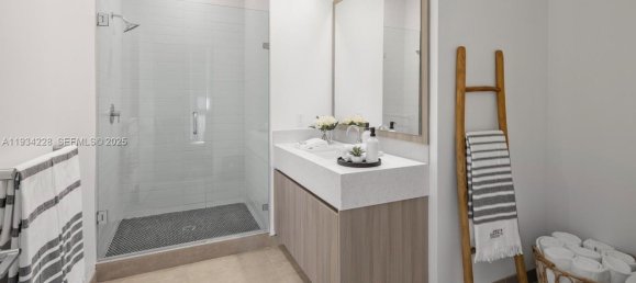 4 Schlafzimmer Wohnung in Miami, USA, Nr. 615407 11
