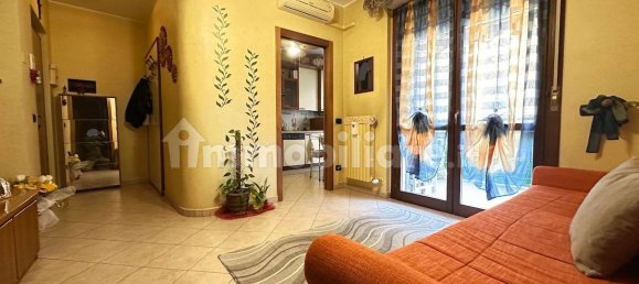 2 Schlafzimmer Wohnung in Limbiate, Italy, Nr. 316395 3