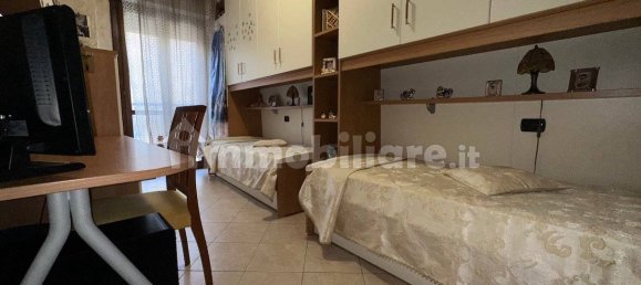 2 Schlafzimmer Wohnung in Limbiate, Italy, Nr. 316395 10