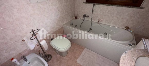2 Schlafzimmer Wohnung in Limbiate, Italy, Nr. 316395 8