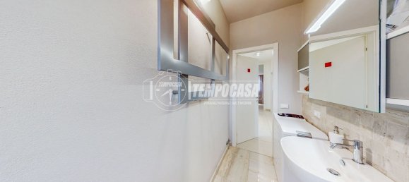 4 bedrooms Apartment in Modena, Italy No. 353656 23