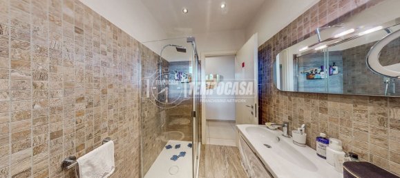 4 bedrooms Apartment in Modena, Italy No. 353656 25