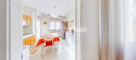 4 bedrooms Apartment in Modena, Italy No. 353656 6