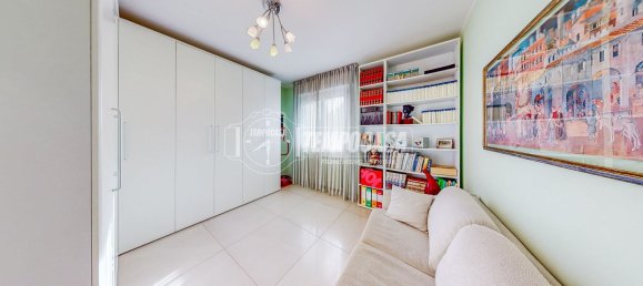 4 bedrooms Apartment in Modena, Italy No. 353656 19