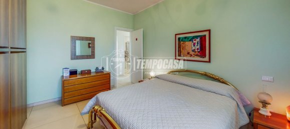 4 bedrooms Apartment in Modena, Italy No. 353656 16