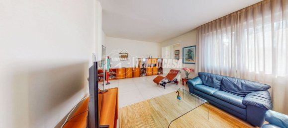 4 bedrooms Apartment in Modena, Italy No. 353656 4