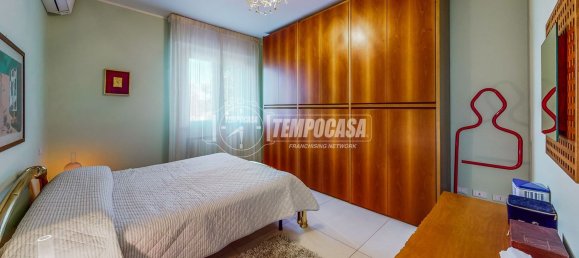 4 bedrooms Apartment in Modena, Italy No. 353656 15