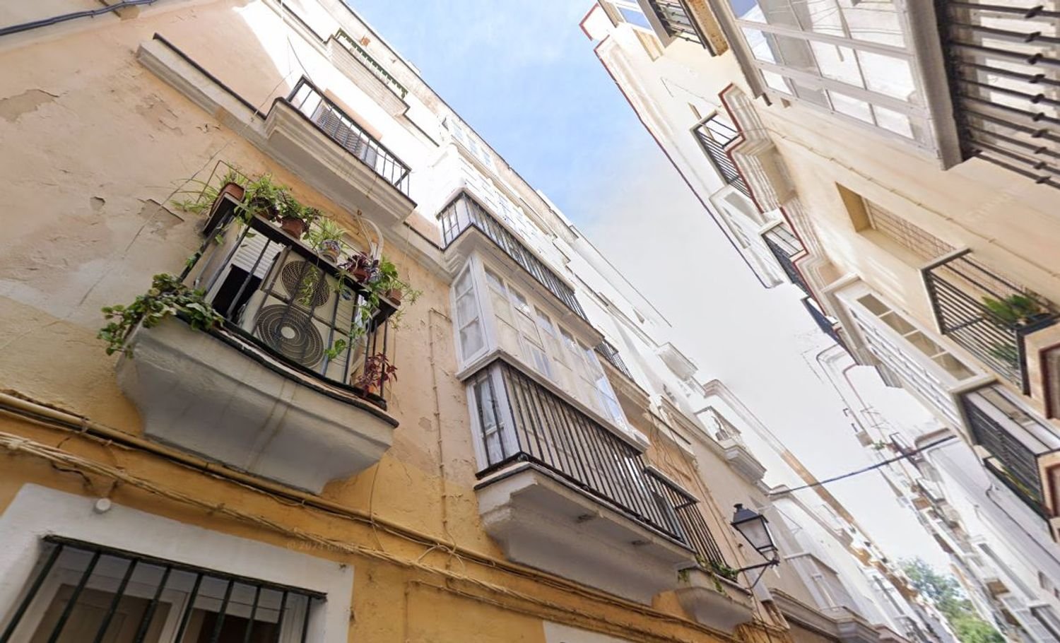 Apartamento de 3 dormitorios en Cádiz, Spain No. 157705