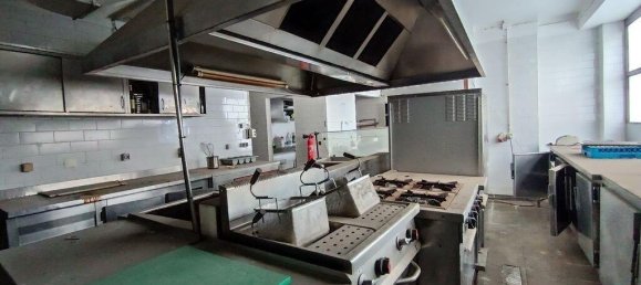 Коммерческая недвижимость 384м² в Оэйраш, Португалия № 113601 23