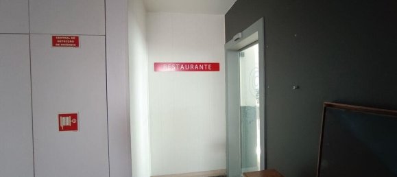 Коммерческая недвижимость 384м² в Оэйраш, Португалия № 113601 5