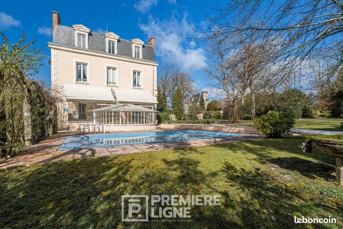 Casa de 6 dormitorios en Saint-Junien, France No. 304494