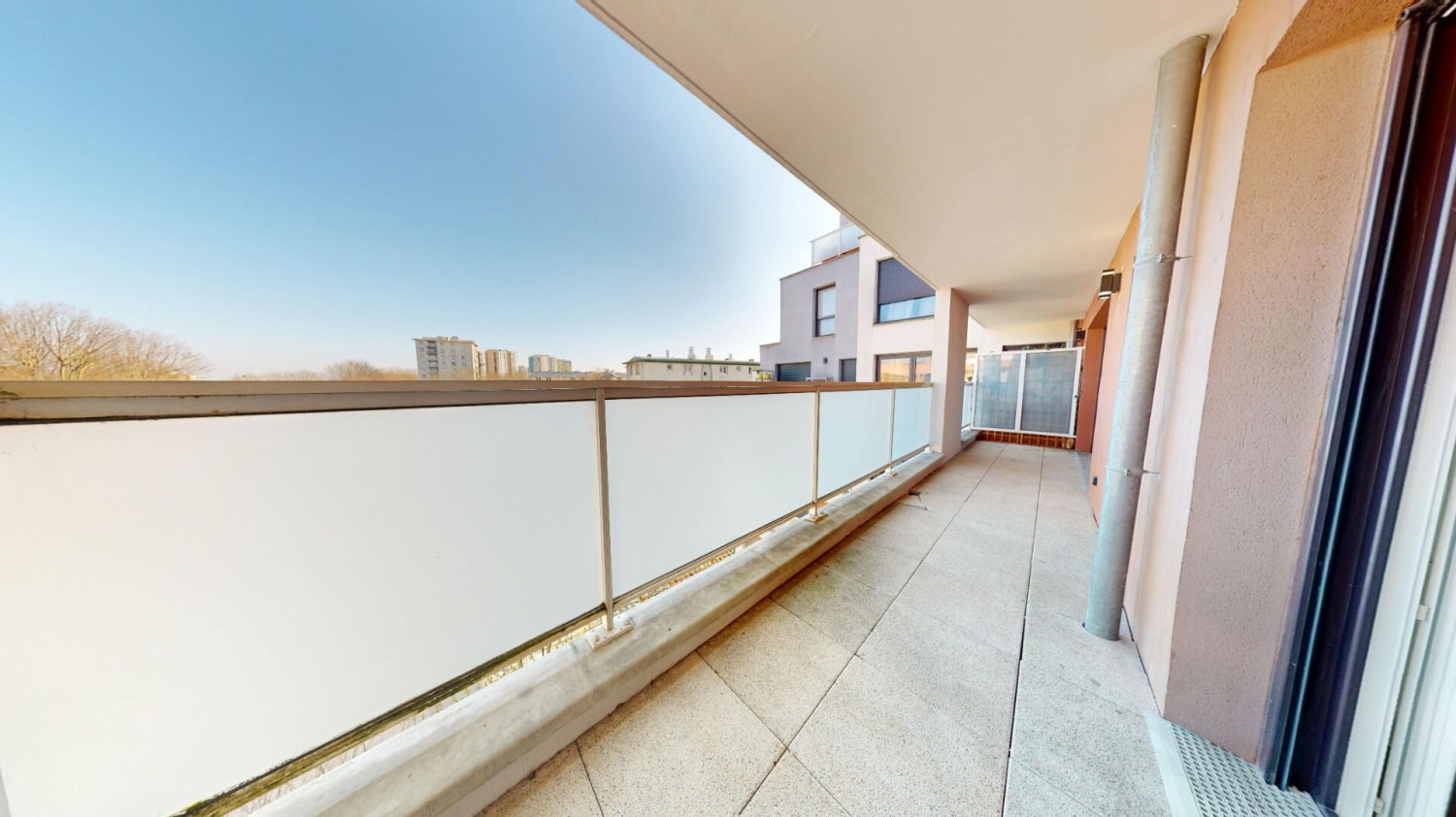 2 bedrooms Apartment in Noisy-le-Sec, France No. 138799