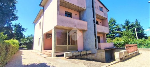 4 rooms Apartment in Perugia, Italy No. 309904 3