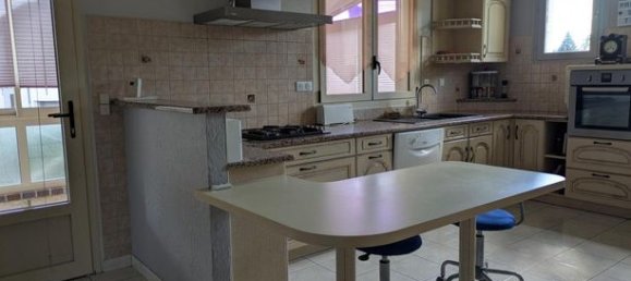 4 bedrooms House in Villeneuve-sur-Yonne, France No. 354439 5