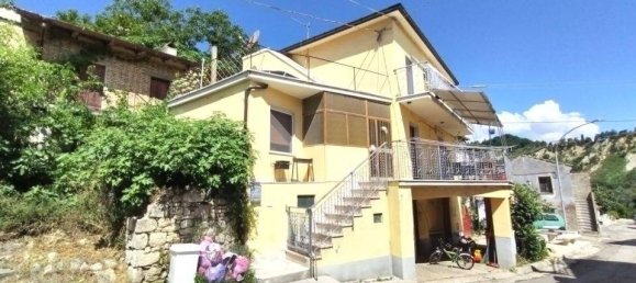 3 bedrooms Villa in Roccamontepiano, Italy No. 277314 3