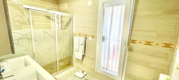 3 Schlafzimmer Haus in Malaga, Spain, Nr. 144825 8