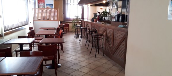 16 rooms Building in Nazelles-Negron, France No. 95219 4