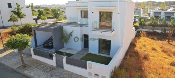 3 Schlafzimmer Haus in Quarteira, Portugal, Nr. 110350 27