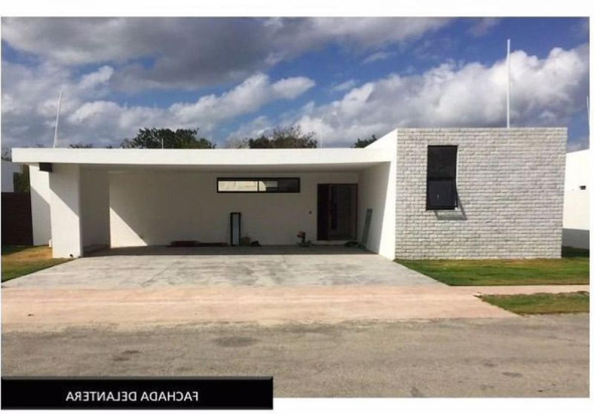 Casa de 3 dormitorios en Mérida, Mexico No. 136283