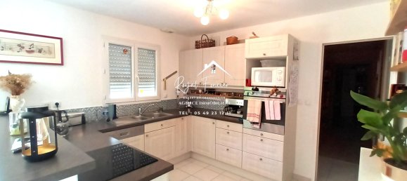 4 Schlafzimmer Haus in Loches, France, Nr. 89763 2