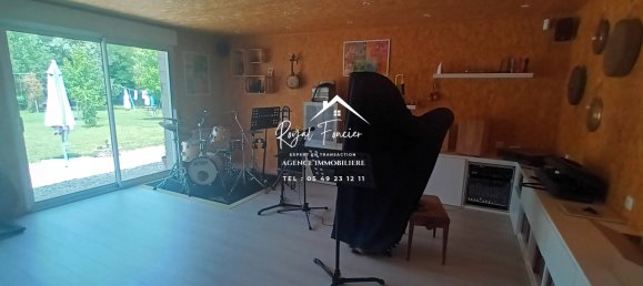 4 Schlafzimmer Haus in Loches, France, Nr. 89763 15