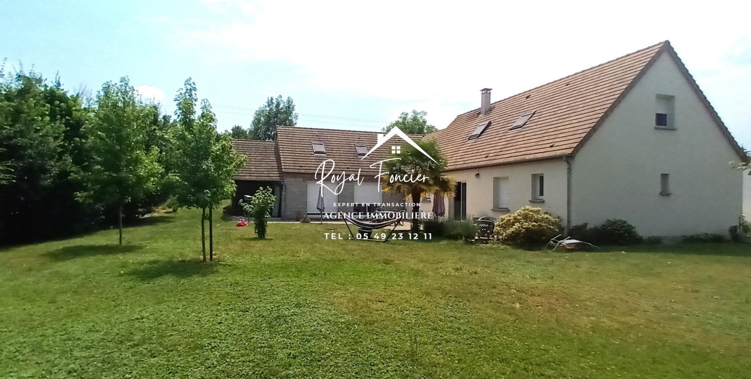 4 Schlafzimmer Haus in Loches, France, Nr. 89763