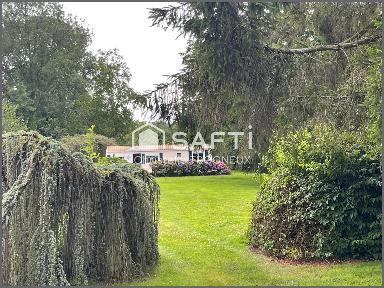 Земельный участок 2057м² в Ивранш, Франция № 63075