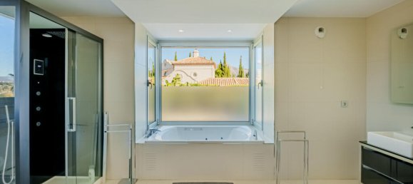 5 Schlafzimmer Villa in Marbella, Spain, Nr. 84324 15