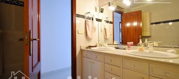 3 bedrooms Apartment in Valencia, Spain No. 31734 31