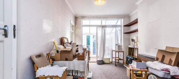 3 bedrooms House in Croydon, United Kingdom No. 8147 3