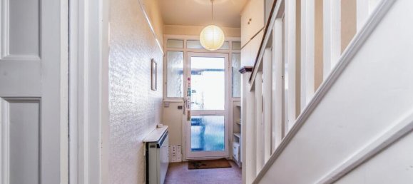 3 bedrooms House in Croydon, United Kingdom No. 8147 11